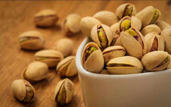 How pistachio nuts are harvested?